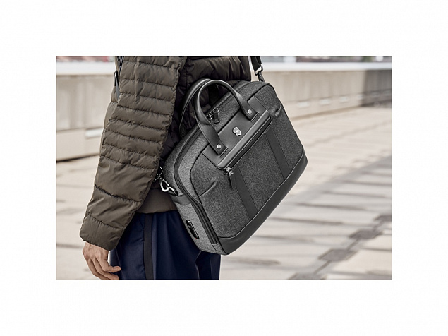 Портфель VICTORINOX Architecture Urban2 15 Briefcase 15'', серый, полиэстер/кожа, 42x13x31 см, 16 л с логотипом в Уфе заказать по выгодной цене в кибермаркете AvroraStore